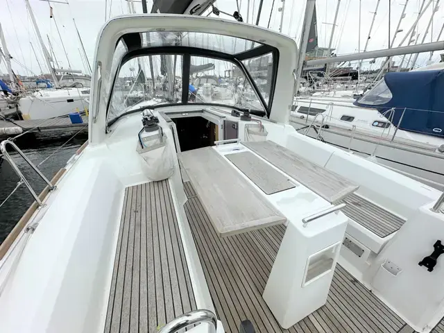 Beneteau Oceanis 35