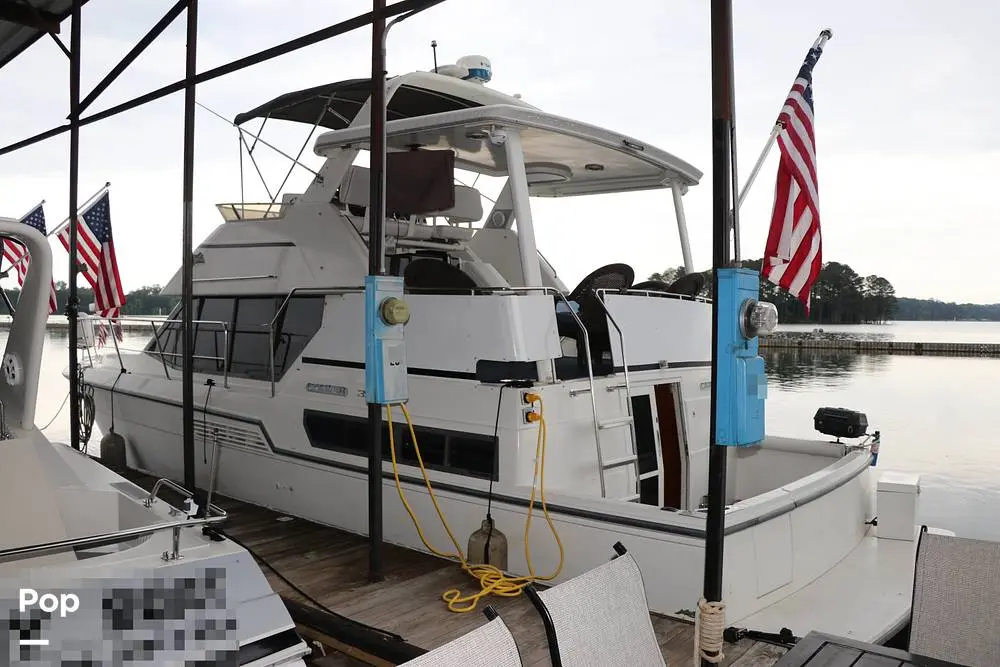 1994 Carver 390 aft cabin