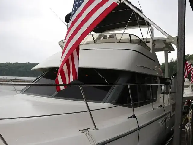 Carver 390 Aft Cabin Motor Yacht