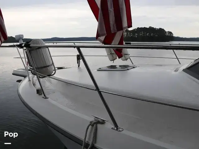 Carver 390 Aft Cabin Motor Yacht