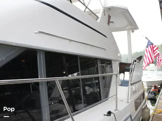 Carver 390 Aft Cabin Motor Yacht