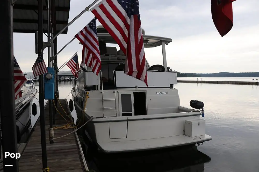 1994 Carver 390 aft cabin