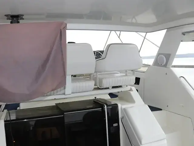 Carver 390 Aft Cabin Motor Yacht