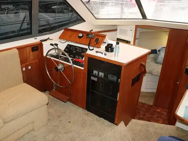 Carver 390 Aft Cabin Motor Yacht