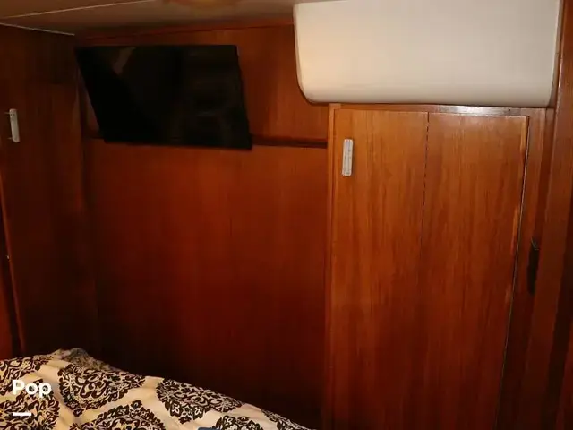 Carver 390 Aft Cabin Motor Yacht