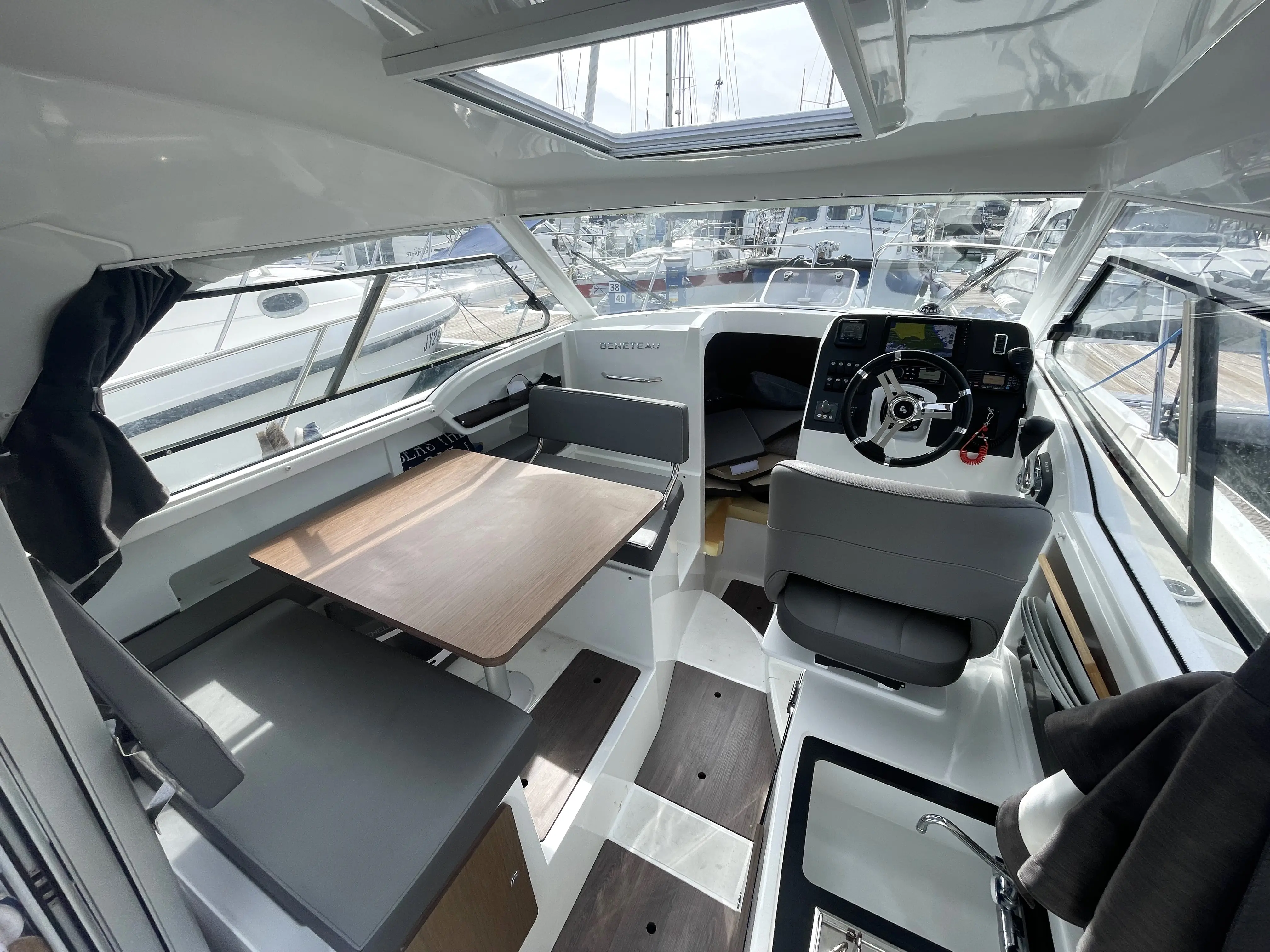 2021 Beneteau antares 8