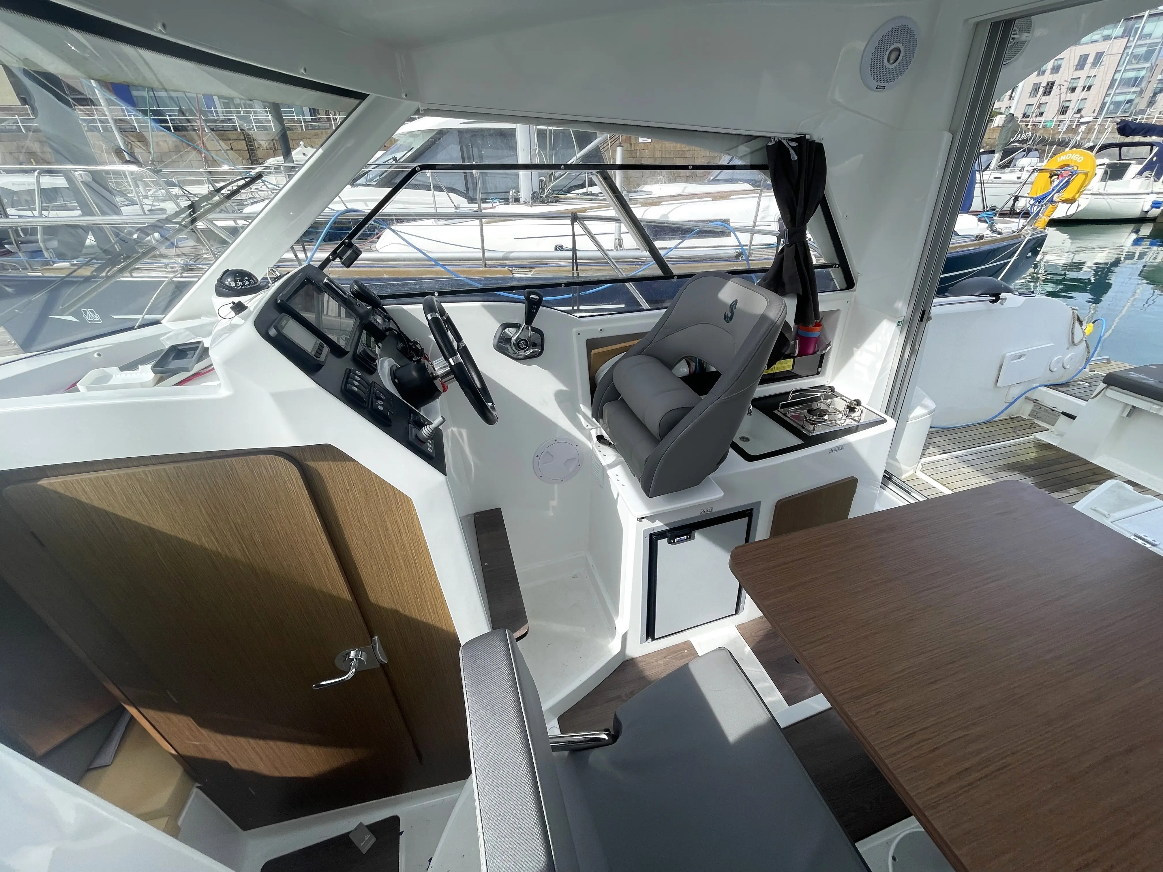 2021 Beneteau antares 8