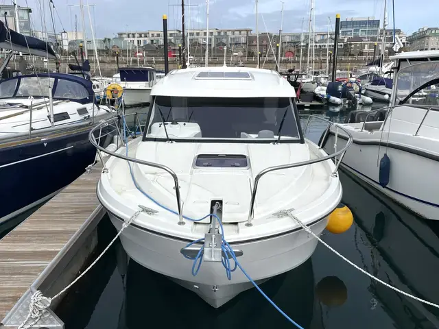 Beneteau Antares 8