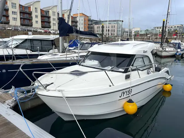 Beneteau Antares 8