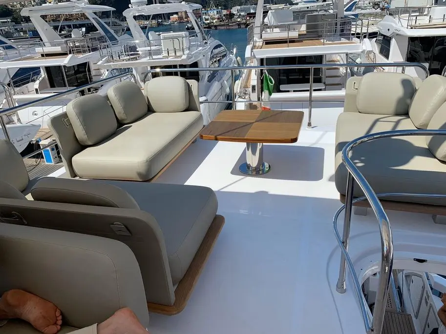 2019 Azimut 50 flybridge