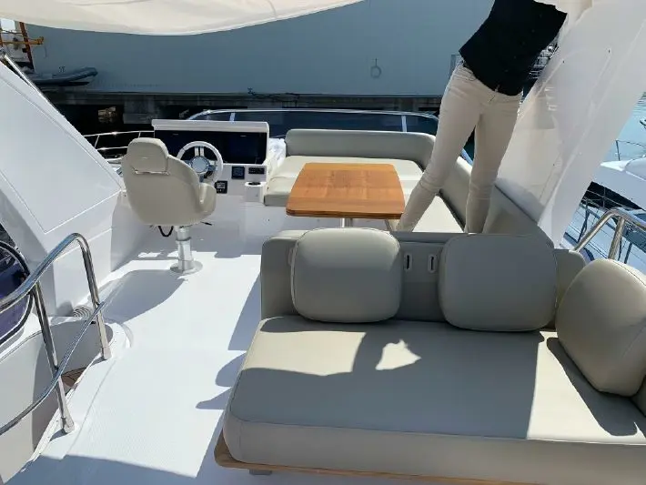 2019 Azimut 50 flybridge