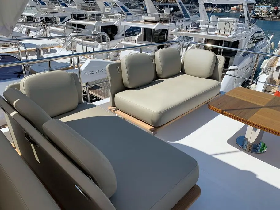 2019 Azimut 50 flybridge