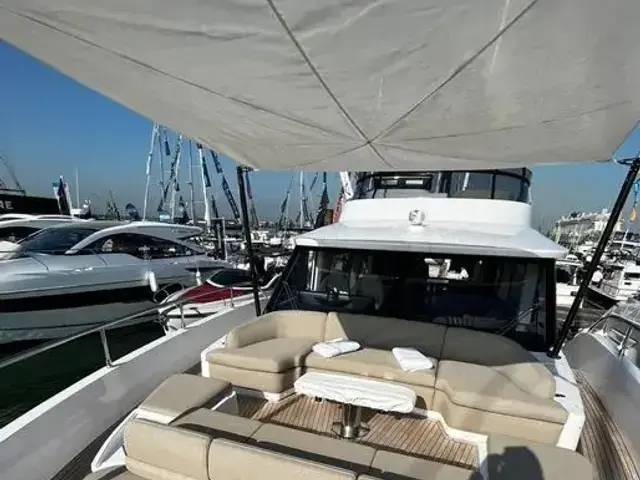 Azimut Magellano 60