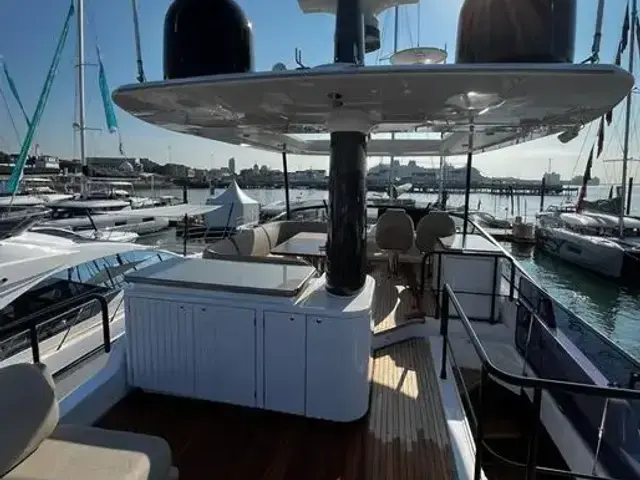 Azimut Magellano 60