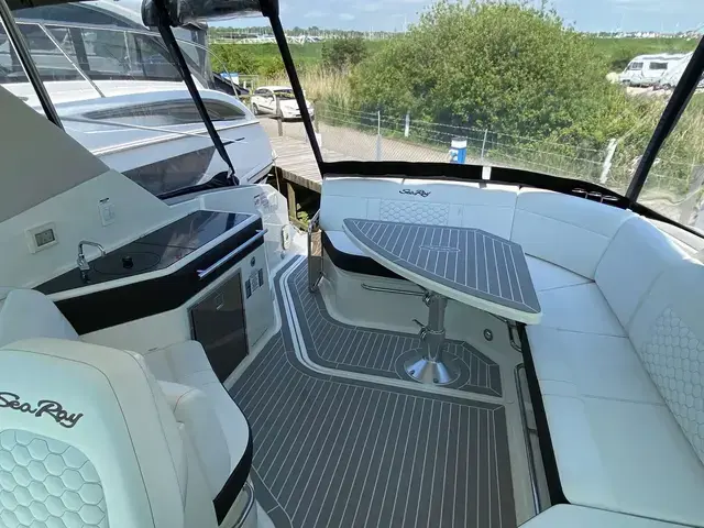 Sea Ray 320 Sundancer