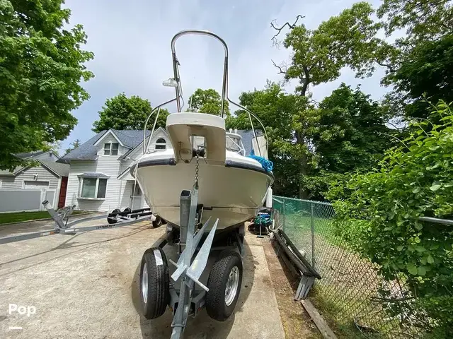 Boston Whaler 28 Conquest