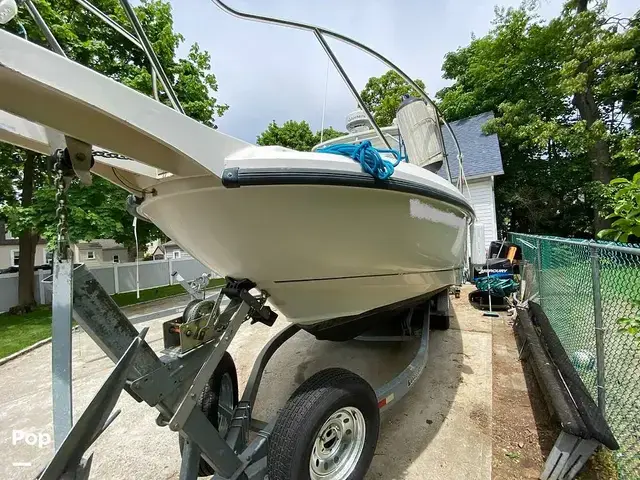 Boston Whaler 28 Conquest