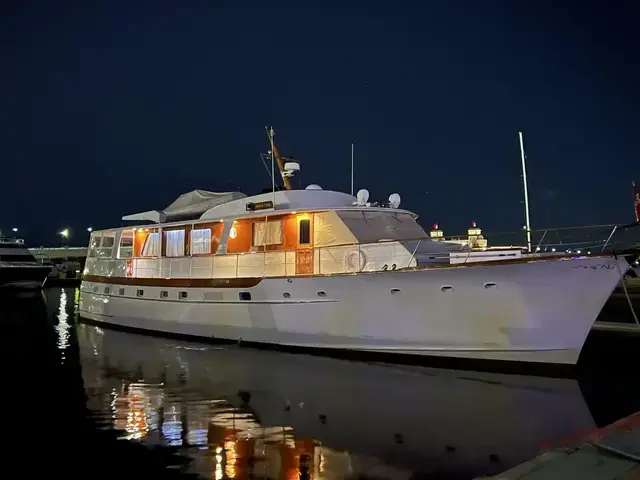 Trumpy Houseboat
