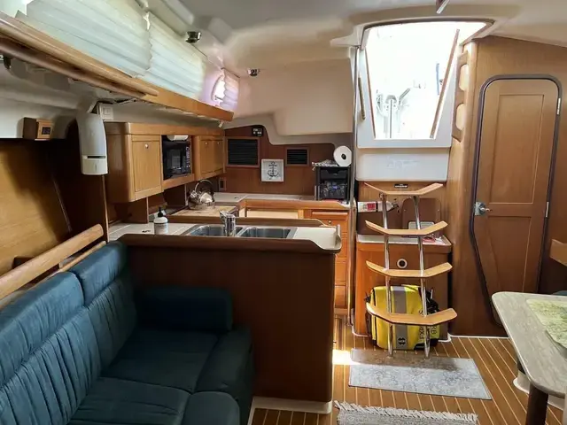 Catalina 350