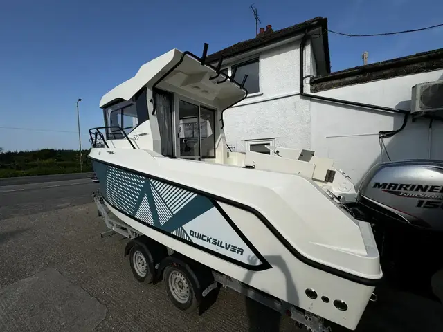 Quicksilver 625 Pilothouse