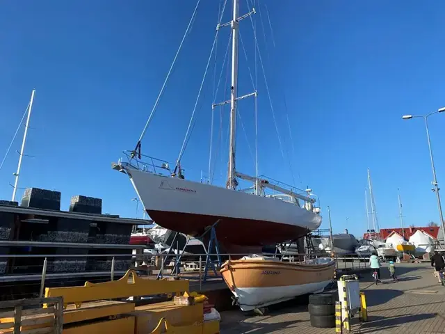 DEVONPORT YACHTS Challenge 67