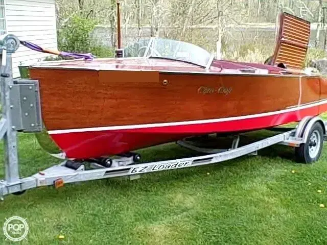 Chris-Craft 101 Deluxe Runabout