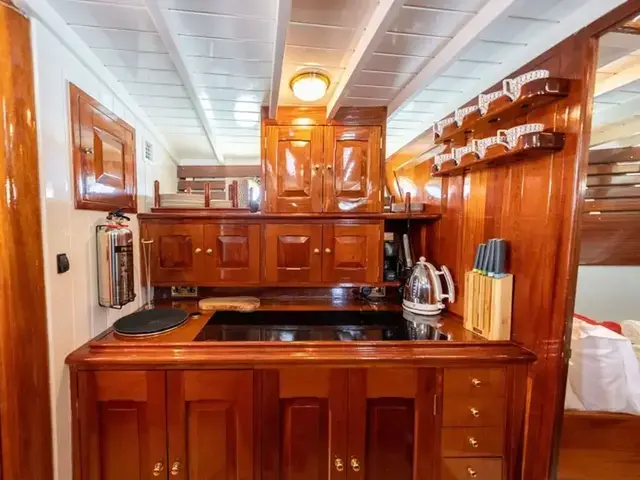 Custom Penn-Jersey Commuter Motor Yacht