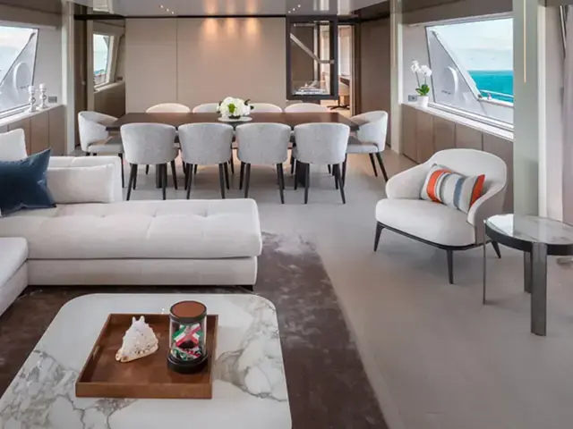 Custom Line Navetta 33