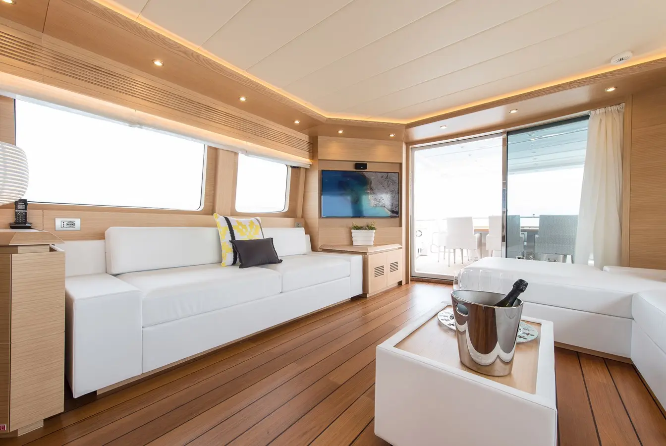 2015 Maiora 84 motor yacht