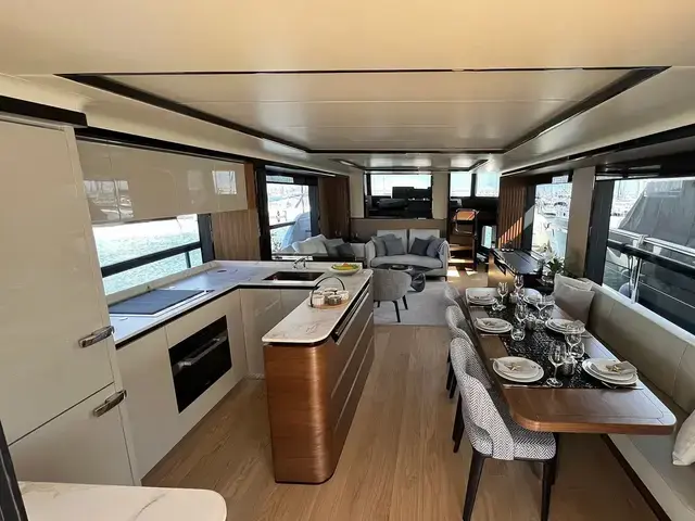 Absolute Navetta 68