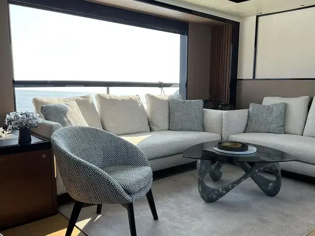 Absolute Navetta 68