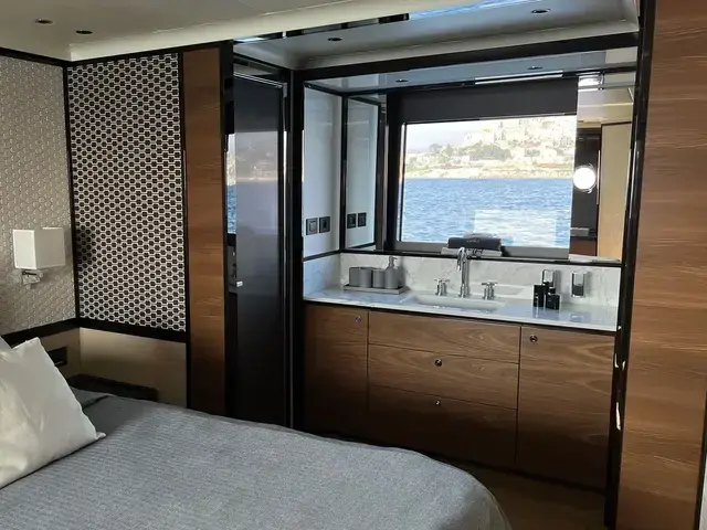 Absolute Navetta 68