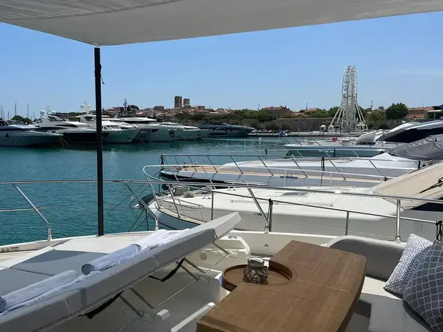 Absolute Navetta 68