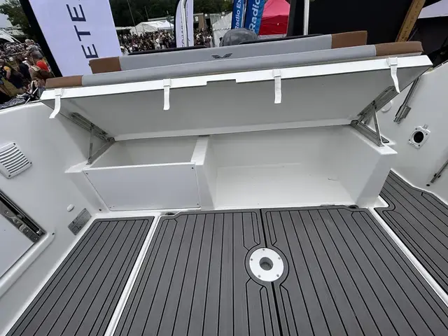 Beneteau Flyer 7 Sundeck