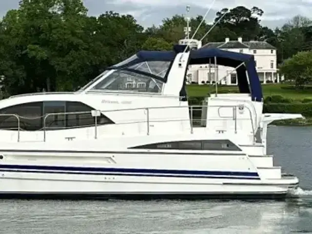 Broom Boats 425