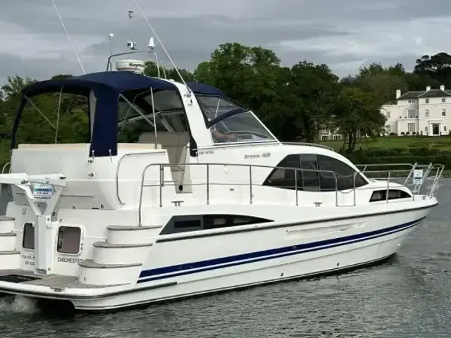 Broom Boats 425