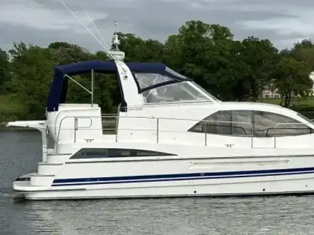 Broom Boats 425