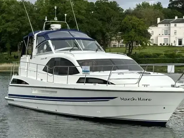 Broom Boats 425