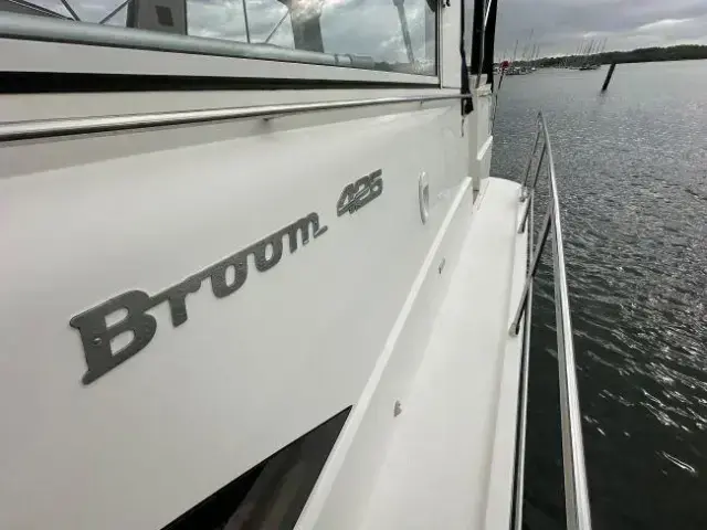 Broom 425