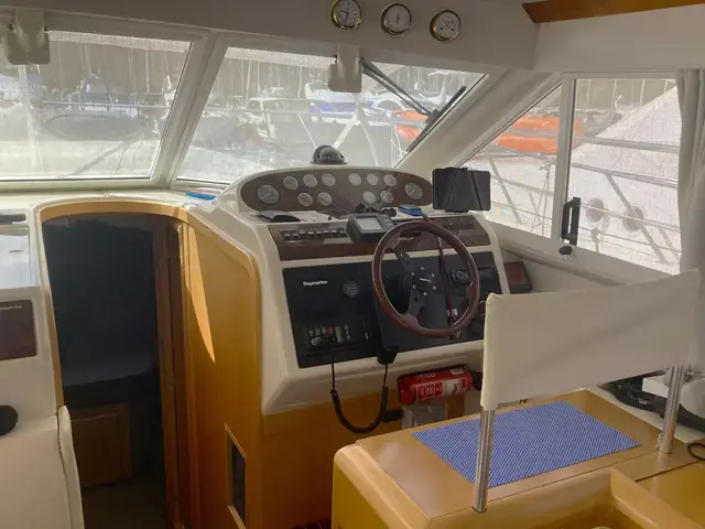 Fairline Brava 36