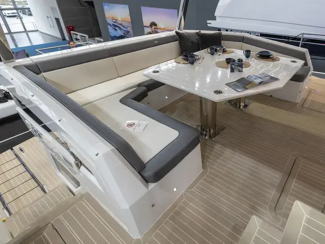 Galeon 640 Fly