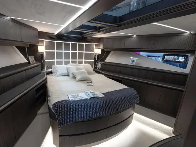 Galeon 640 Fly