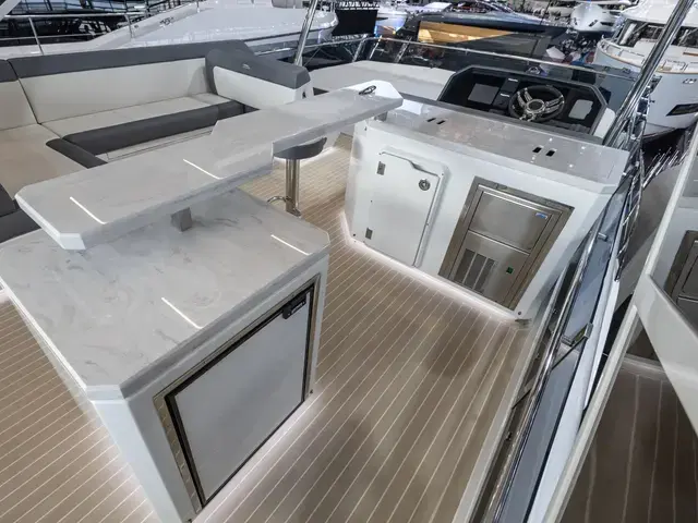 Galeon 640 Fly