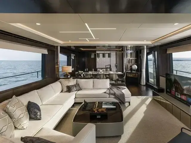 Sunseeker 88 Yacht