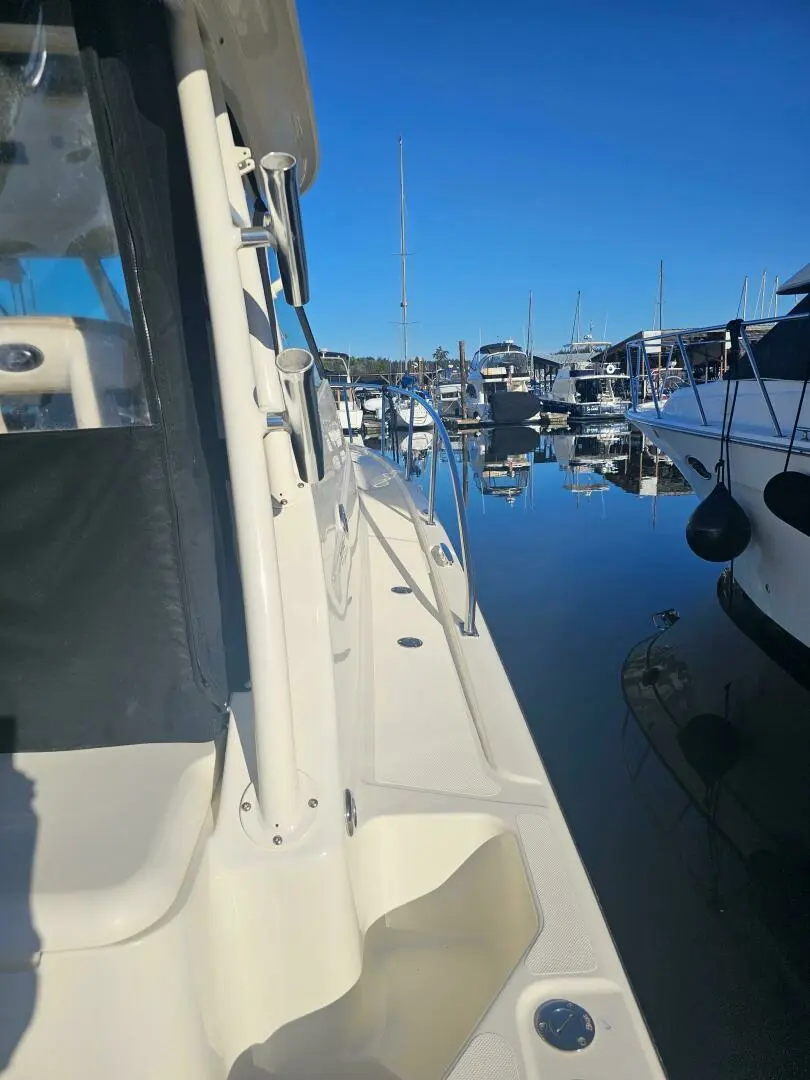 2010 Pursuit os 375 offshore