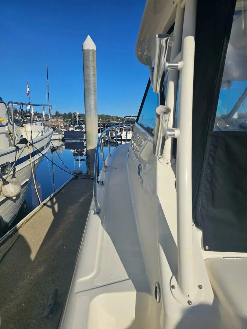 2010 Pursuit os 375 offshore