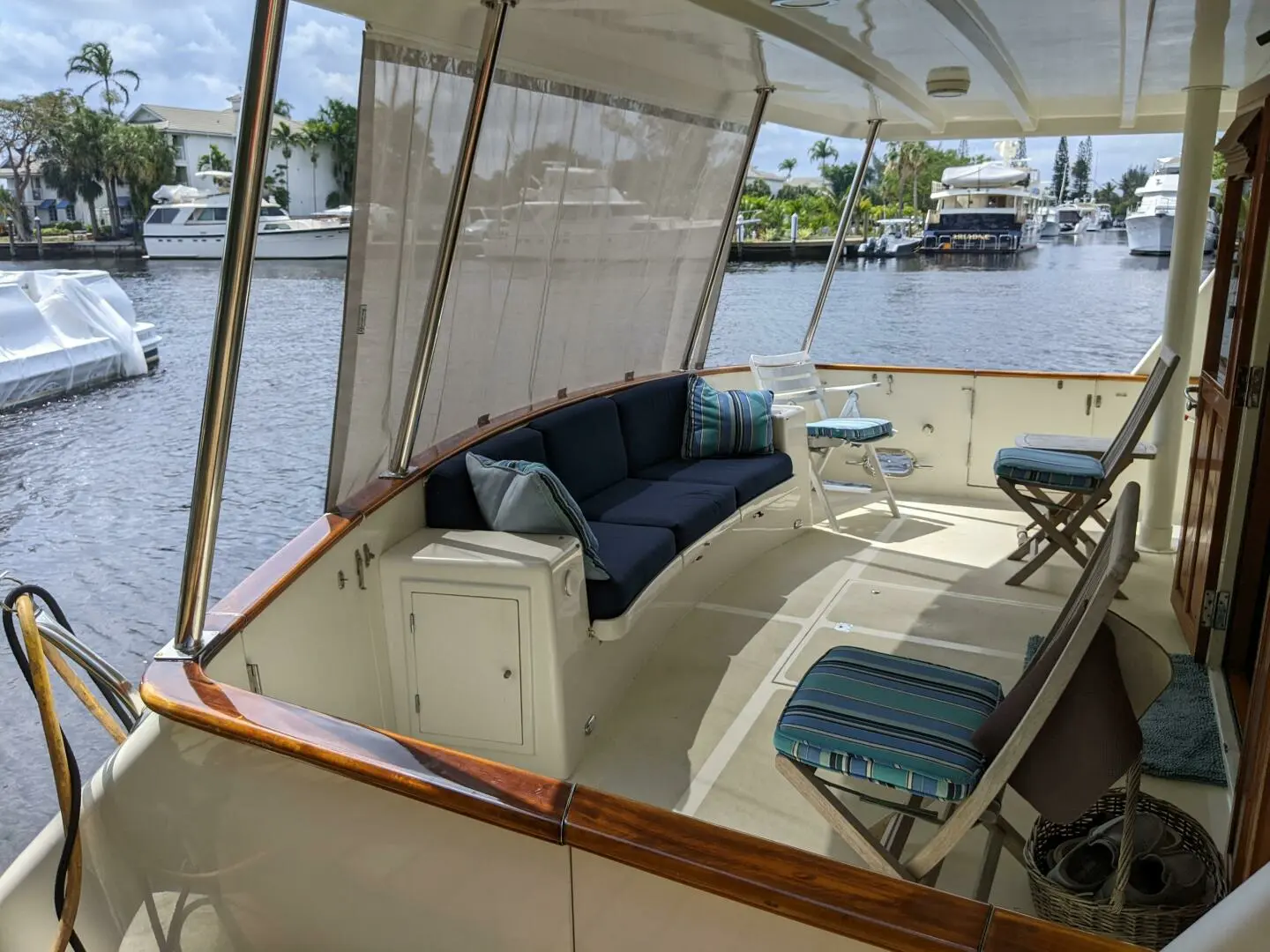 1999 Grand 60 pilothouse