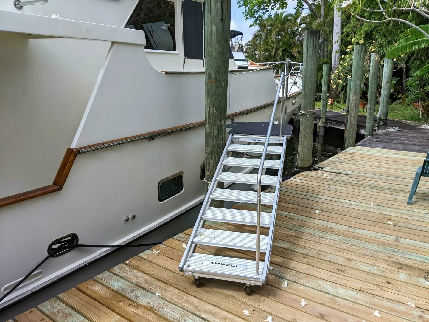 1999 Grand 60 pilothouse