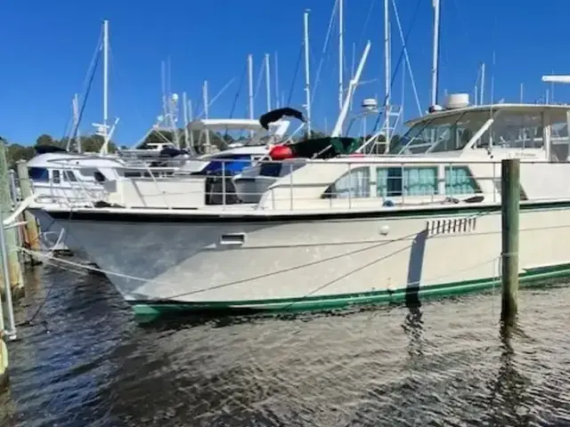 Hatteras Double Cabin Motor Yacht