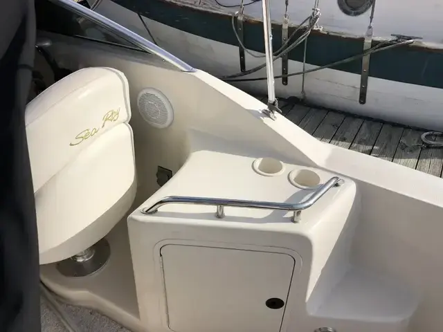 Sea Ray 240 Sundancer